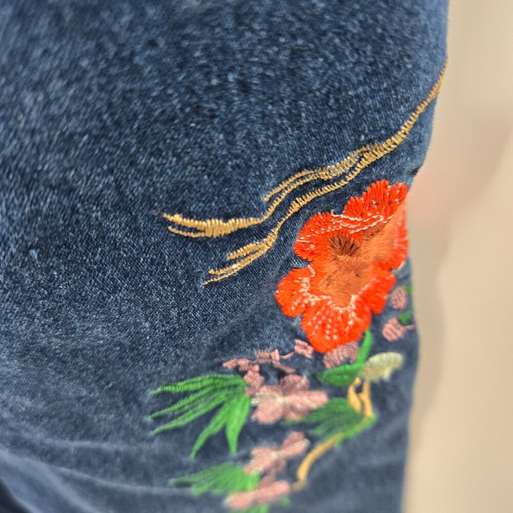 AQ Embroidered Distressed Raw Hem Jeans Juniors Size 9 - Picture 7 of 16